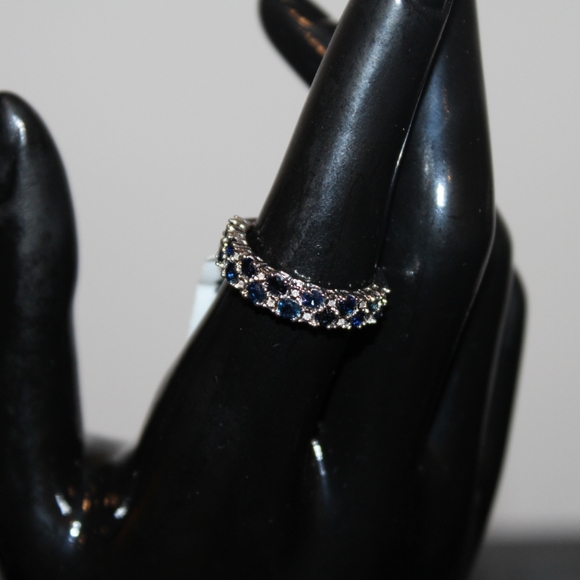 Brand new ring with Sapphire and Diamonds 💎 - Picture 3 of 6